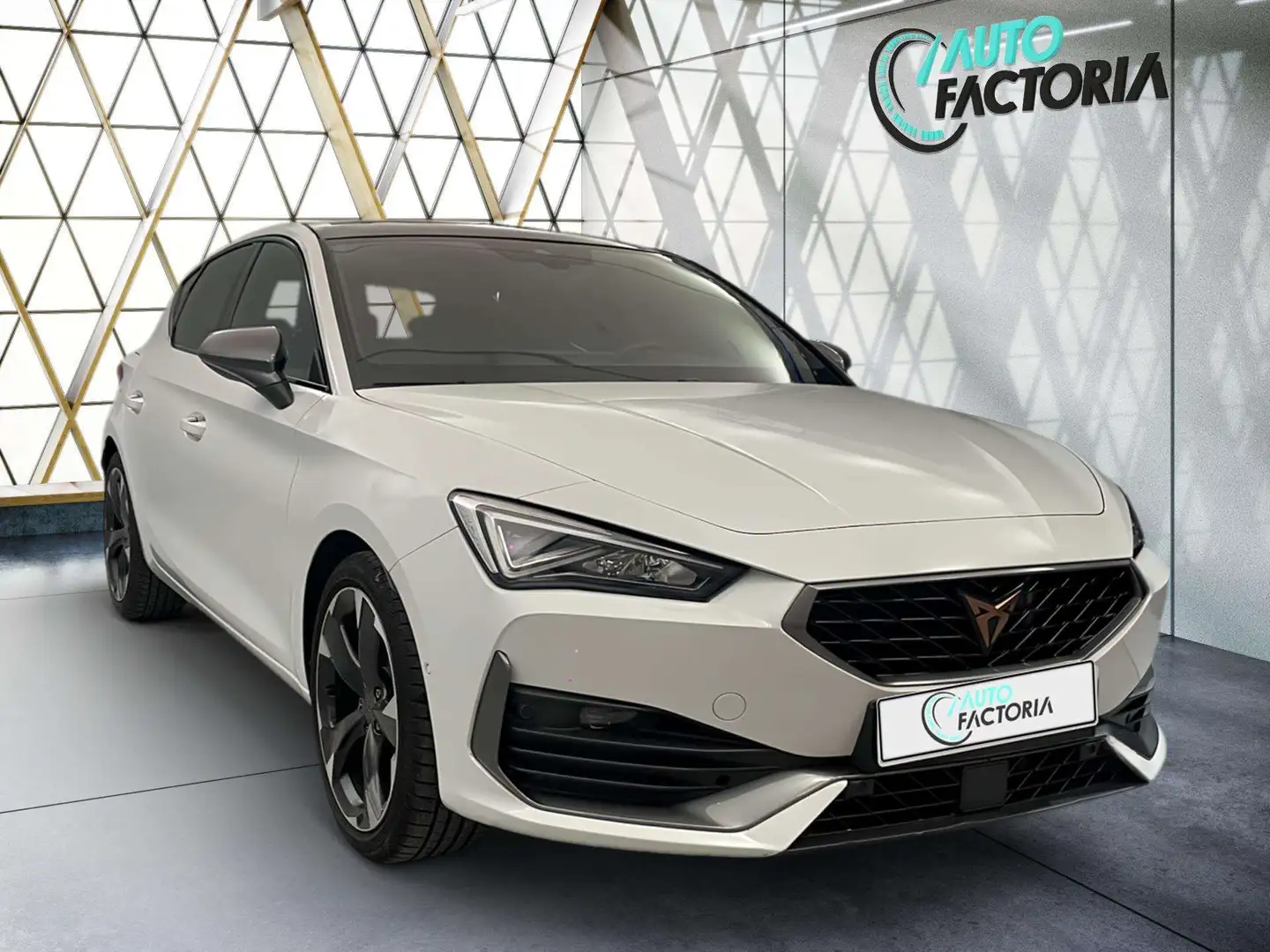CUPRA Leon -39% 1.5 TSI 150cv BVA +T.PANO+GPS+CAM+Options Beige - 2