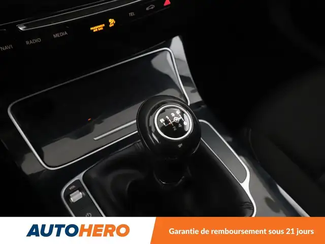 Mercedes-Benz C-Class view 26