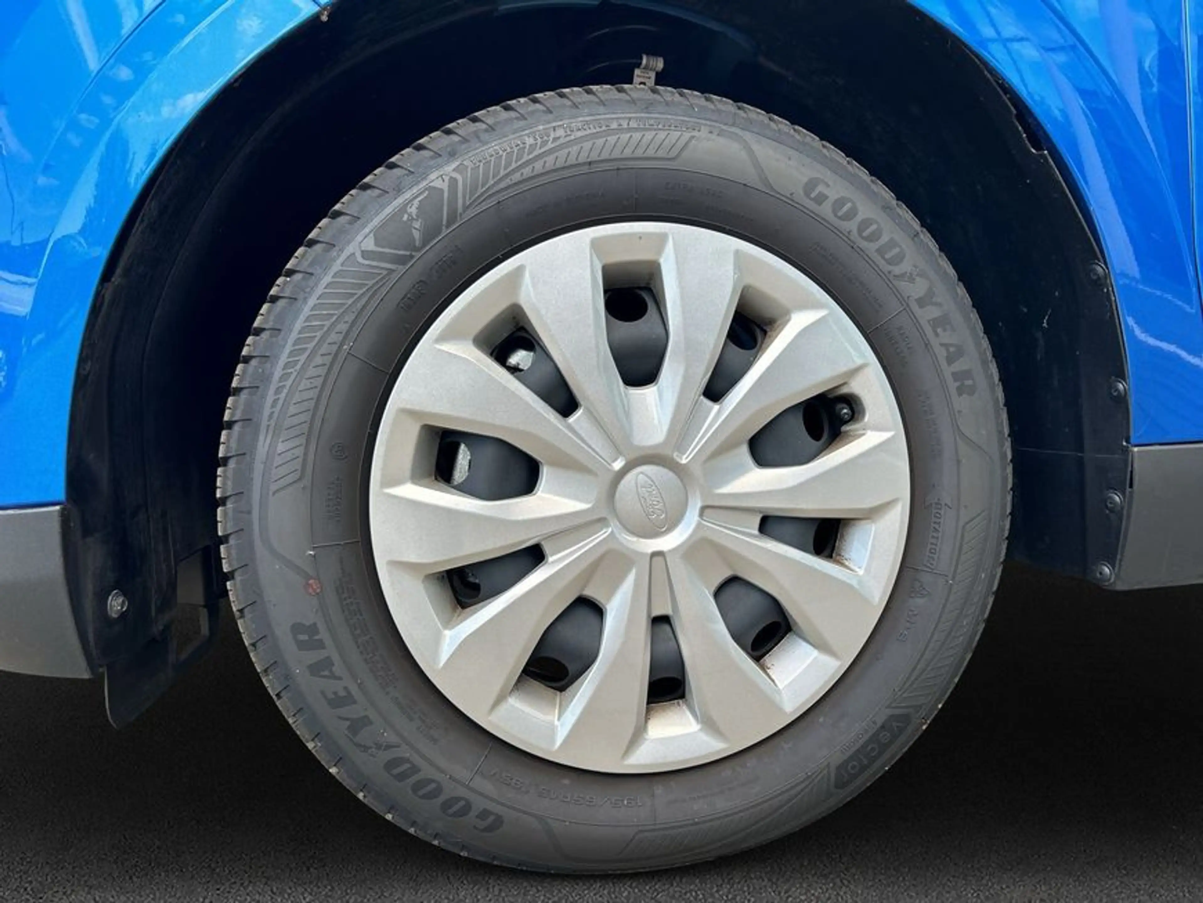 Ford Tourneo Courier 1.0 EcoBoost Aut. TREND — photo 6