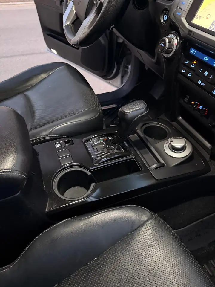 Toyota 4-Runner снимка Toyota 4-Runner