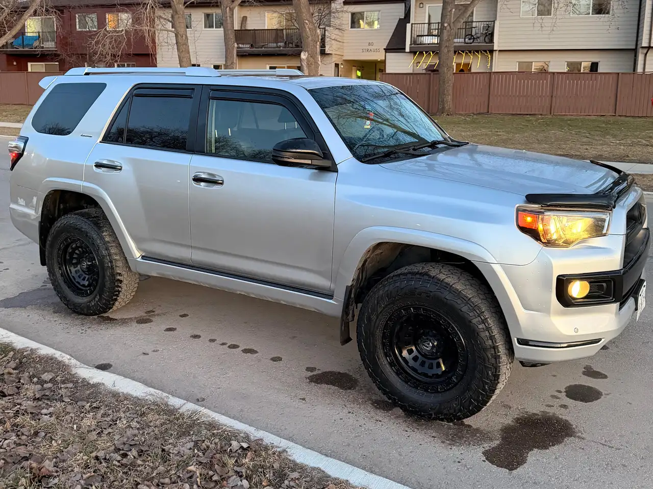 Toyota 4-Runner снимка Toyota 4-Runner