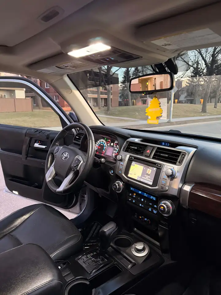 Toyota 4-Runner снимка Toyota 4-Runner