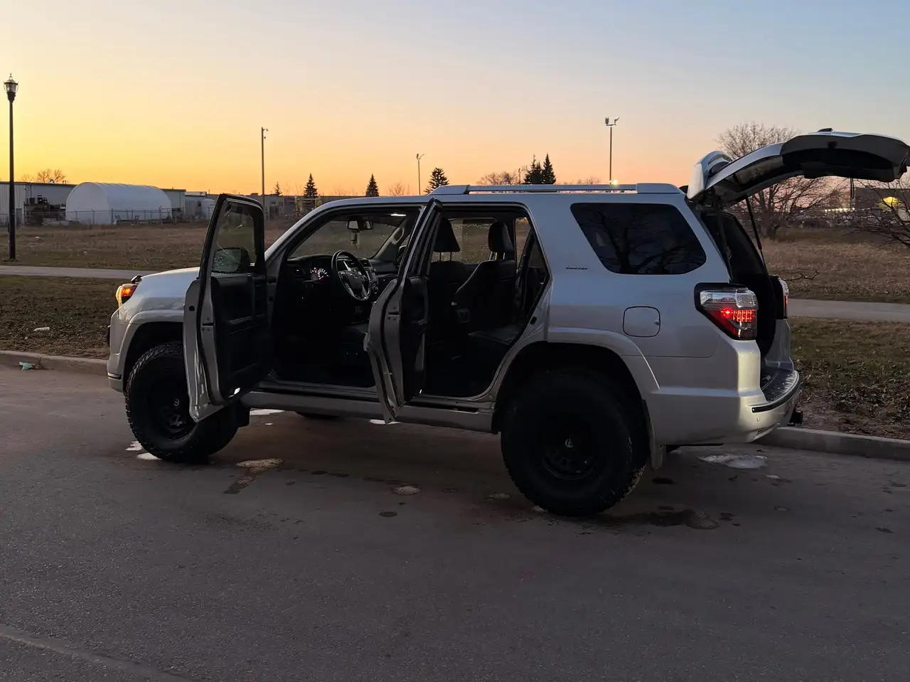 Toyota 4-Runner снимка Toyota 4-Runner