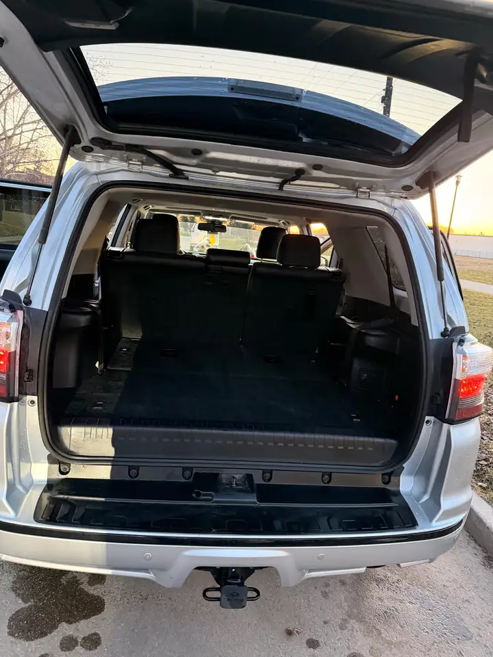 Toyota 4-Runner снимка Toyota 4-Runner