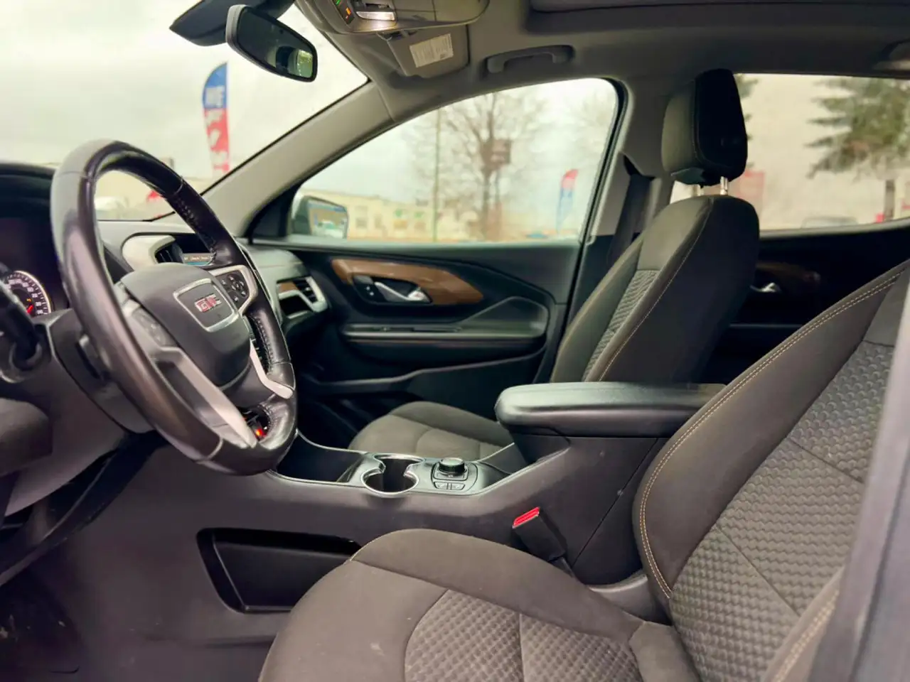 GMC Terrain photo GMC Terrain