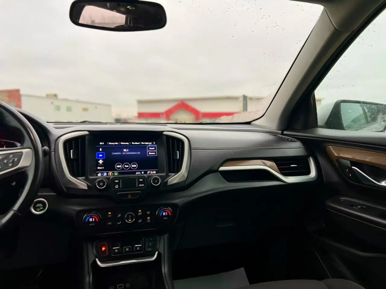 GMC Terrain photo GMC Terrain