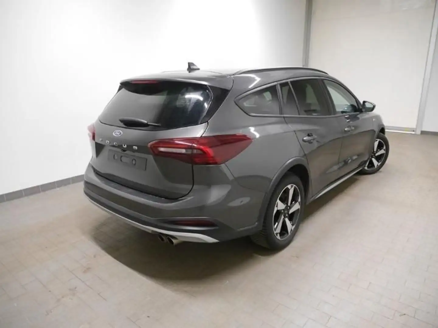 Ford Focus Turnier Active*Fahrerass.-Paket 2* Grau - 2