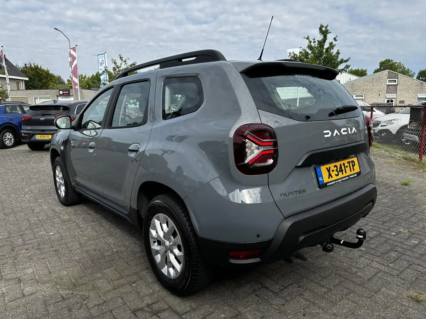 Dacia Duster 1.0 TCe 100 Bi-Fuel Essential Trekhaak | Camera | Grijs - 2