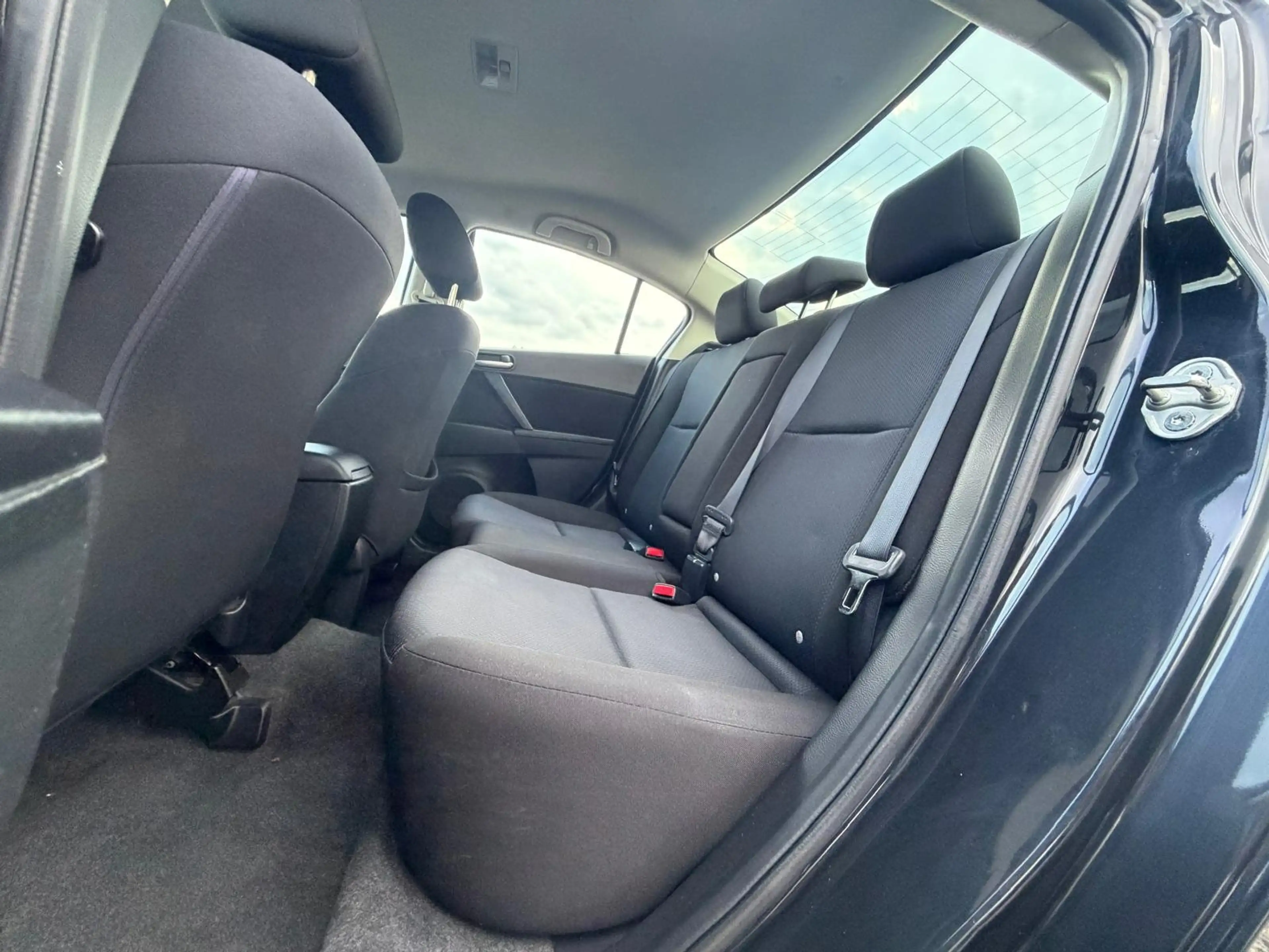 Mazda 3 Center-Line — photo 11