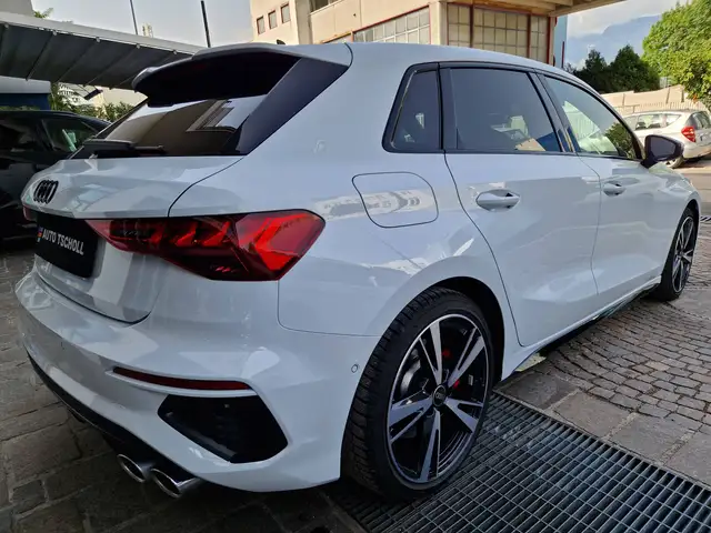 Audi S3 view 3
