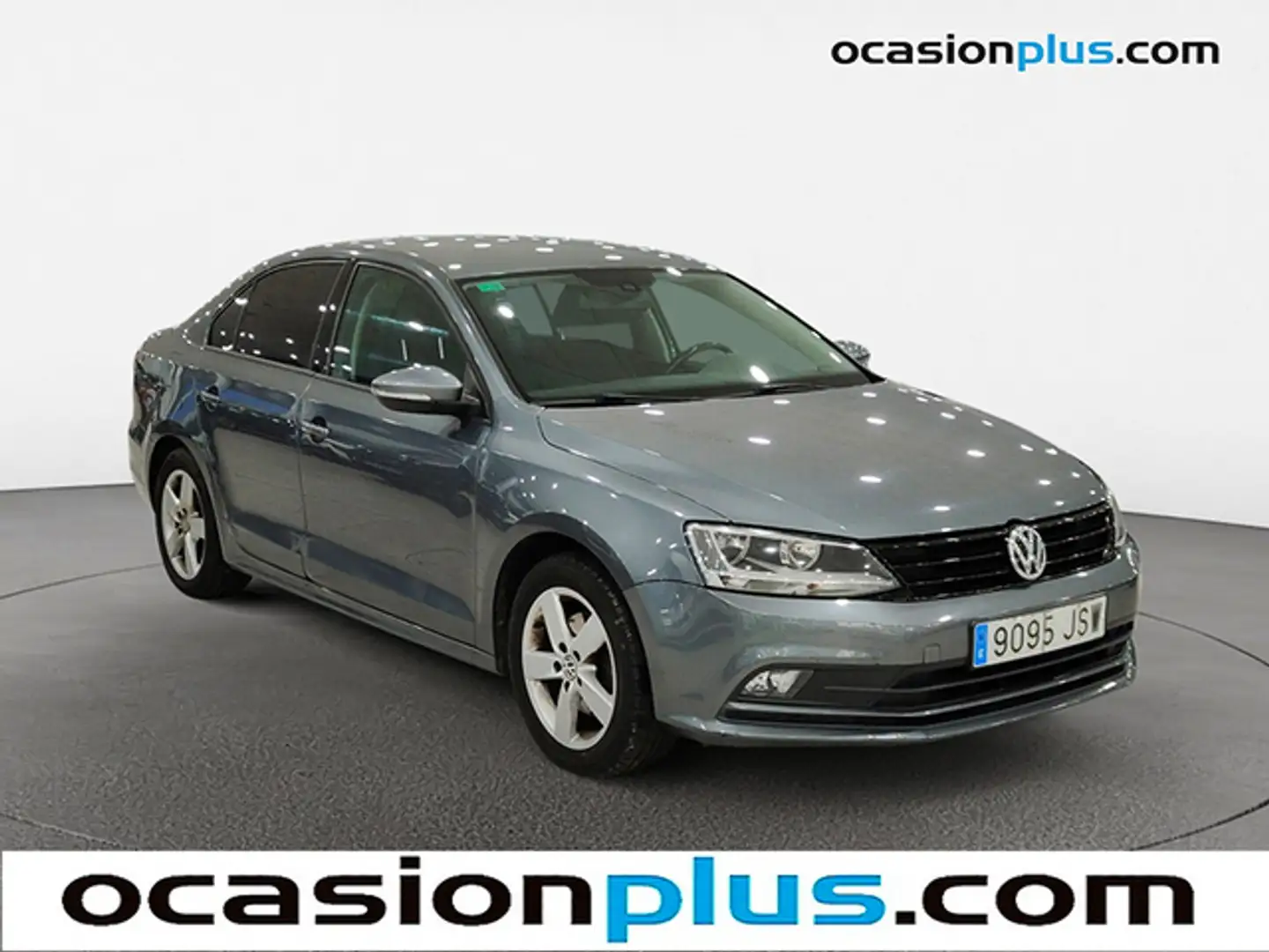 Volkswagen Jetta 2.0TDI BMT Advance 110 Gris - 2