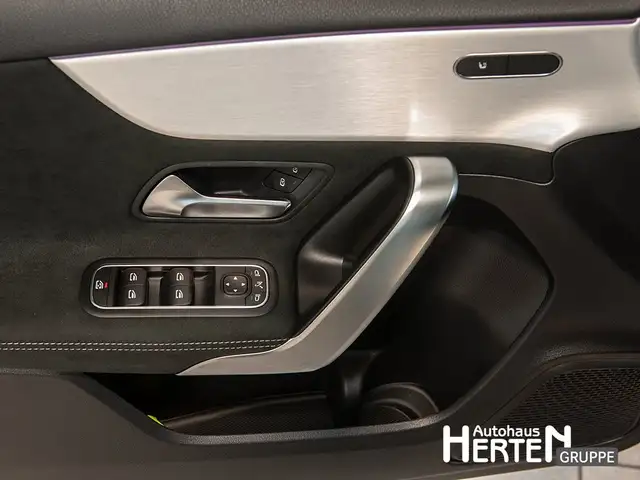 Mercedes-Benz A-Class view 9