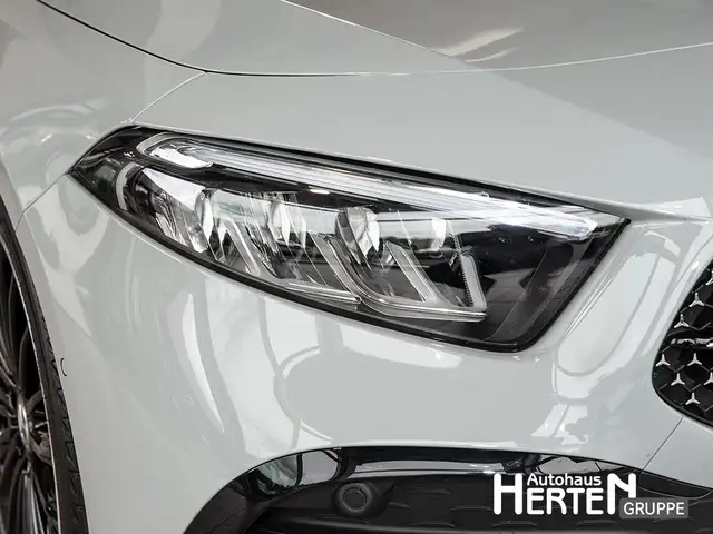Mercedes-Benz A-Class view 13
