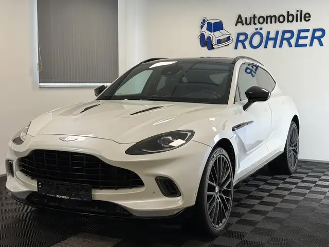 Aston Martin DBX 4.0 V8   Morning Frost White   Sport Exhaust