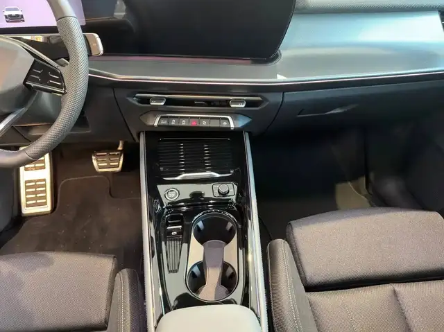 Audi Q3 view 7
