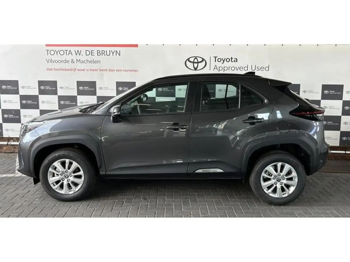 Toyota Yaris Cross Dynamic Grau - 2