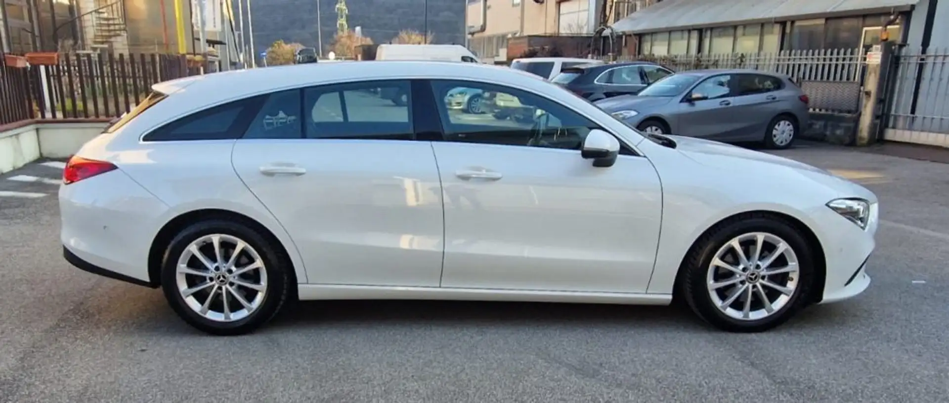 Mercedes-Benz CLA 200 d Automatic  Business Extra Bianco - 2