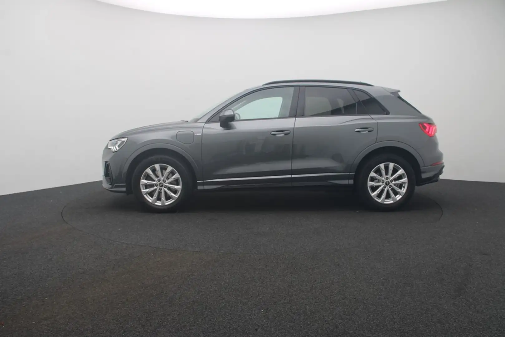 Audi Q3 45 TFSI e S line LED Navi AHK ACC Gris - 2