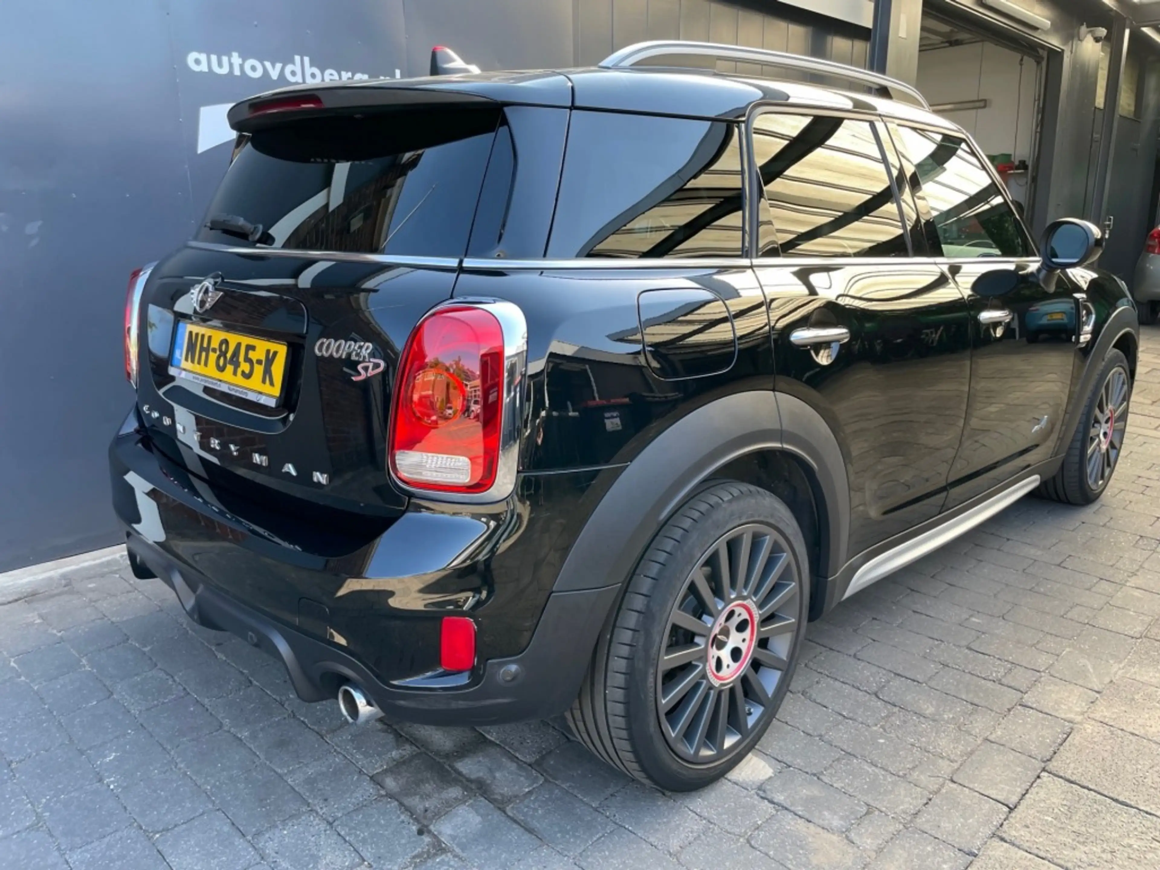 MINI John Cooper Works Countryman 2.0 Cooper SD ALL4 Chili Works edit. Head-up — photo 3
