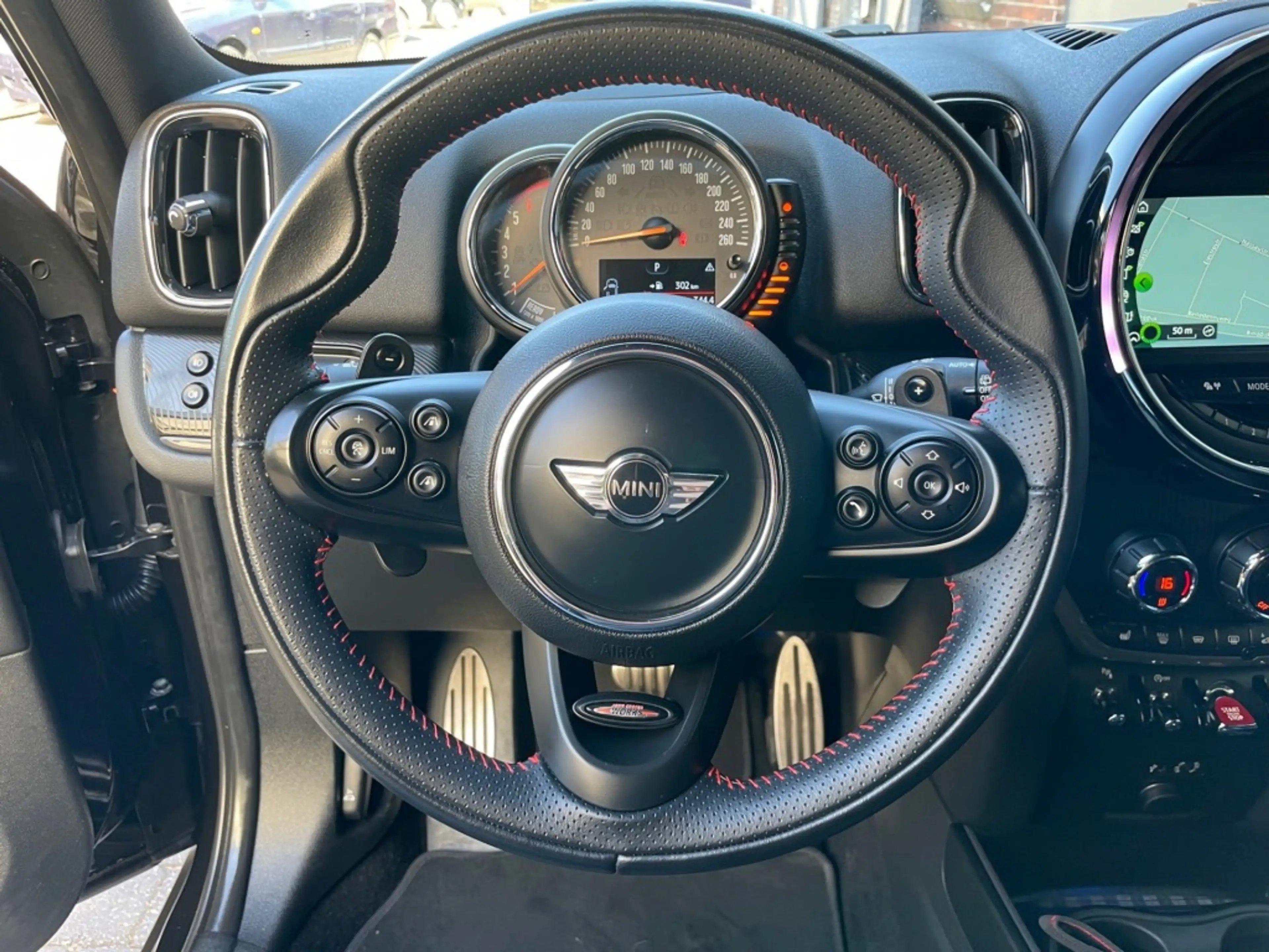 MINI John Cooper Works Countryman 2.0 Cooper SD ALL4 Chili Works edit. Head-up — photo 7
