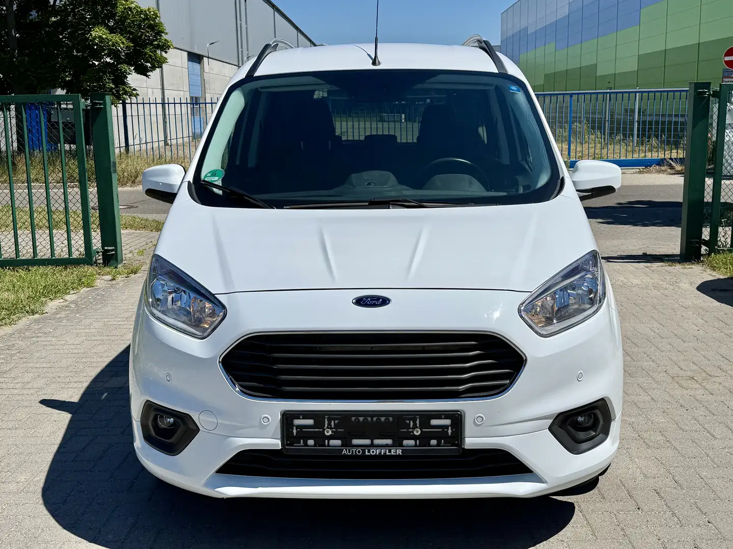 Ford Tourneo Courier Titanium, Navi,PDC, Sitzheizung,Tempomat,Apple Car Alb - 2