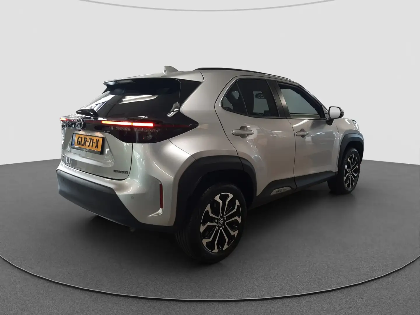 Toyota Yaris Cross 1.5 Hybrid Explore Limited | Stoelverwarming | Par Zilver - 2