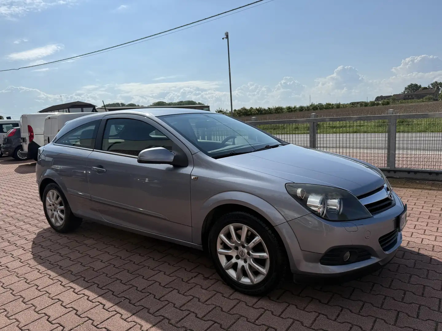 Opel Astra Astra GTC 1.9 cdti Cosmo 6m Синій - 1