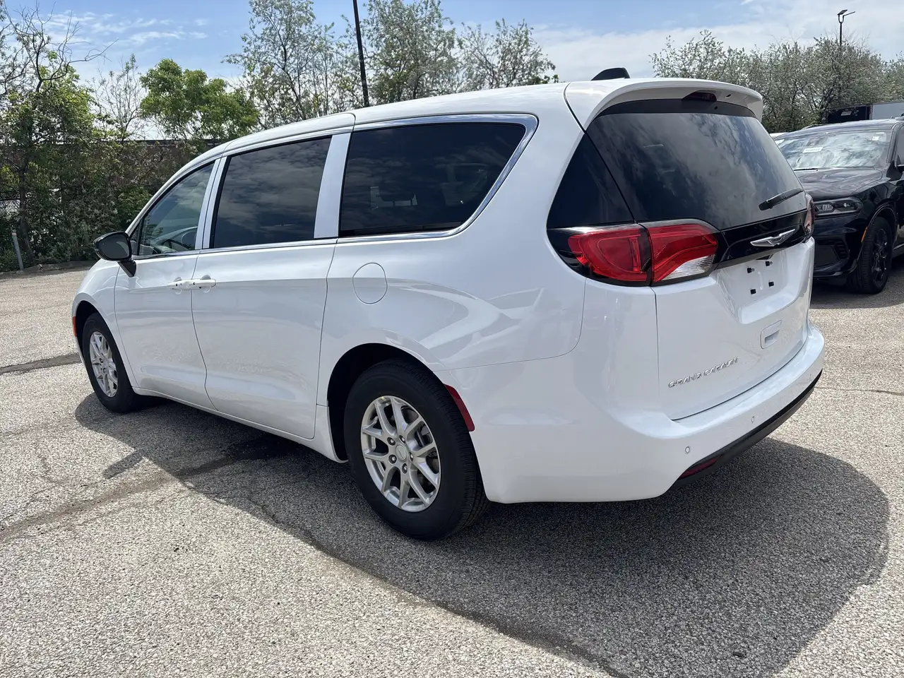 Chrysler Grand Caravan снимка Chrysler Grand Caravan