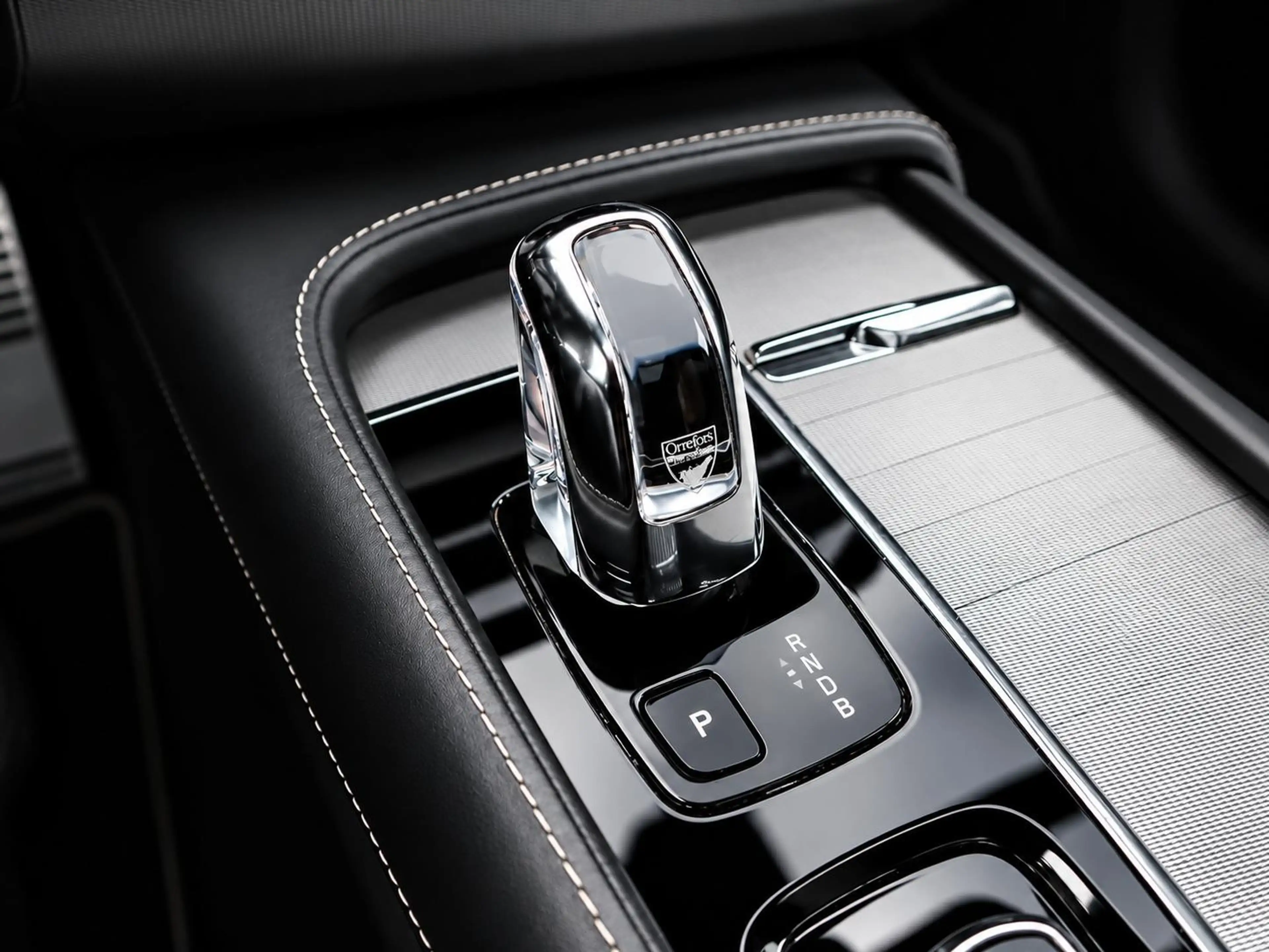Volvo XC90 2.0 T8 Twin Engine AWD R-Design | Dealer OH | Clim — photo 27