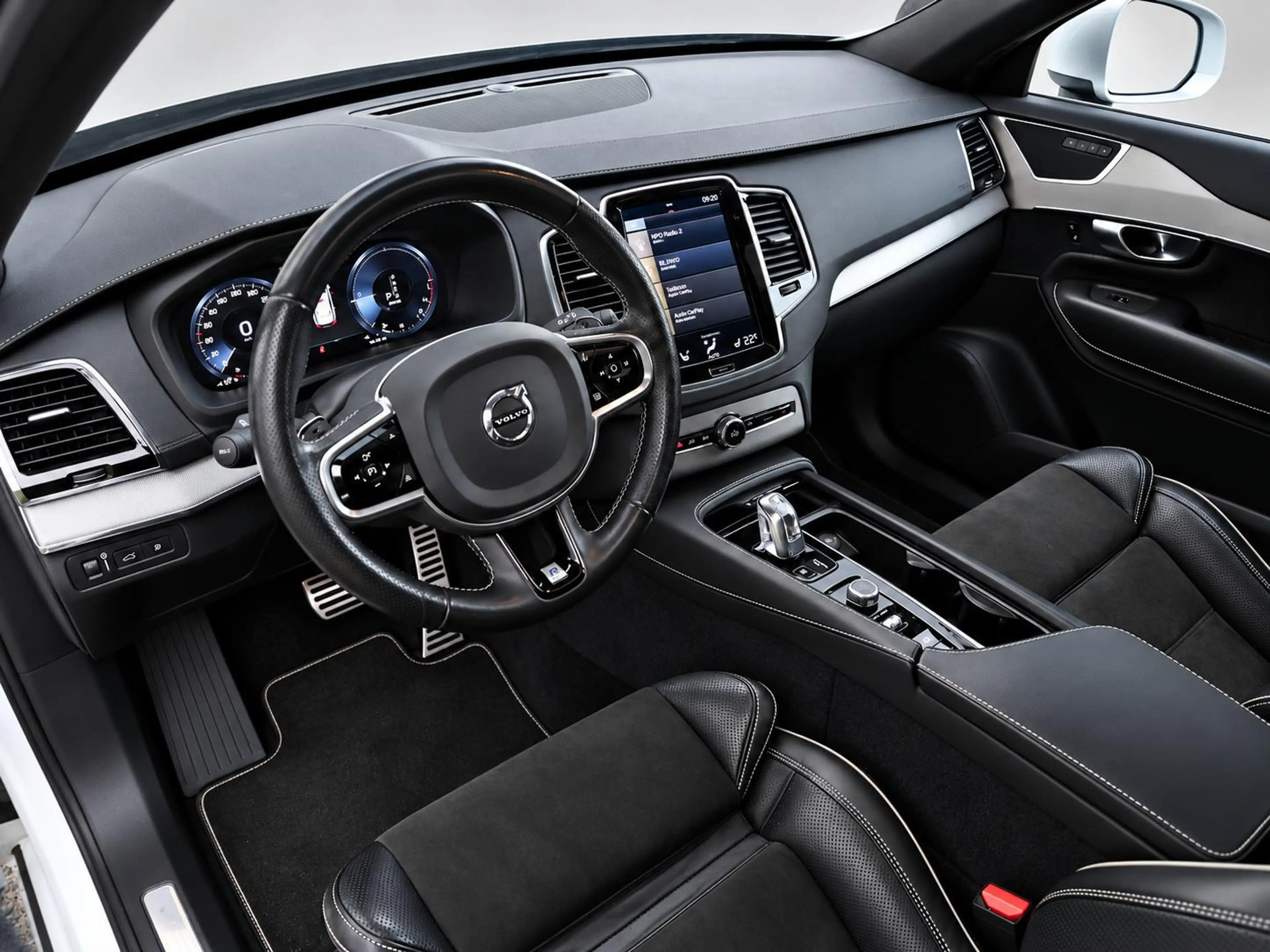 Volvo XC90 2.0 T8 Twin Engine AWD R-Design | Dealer OH | Clim — photo 10