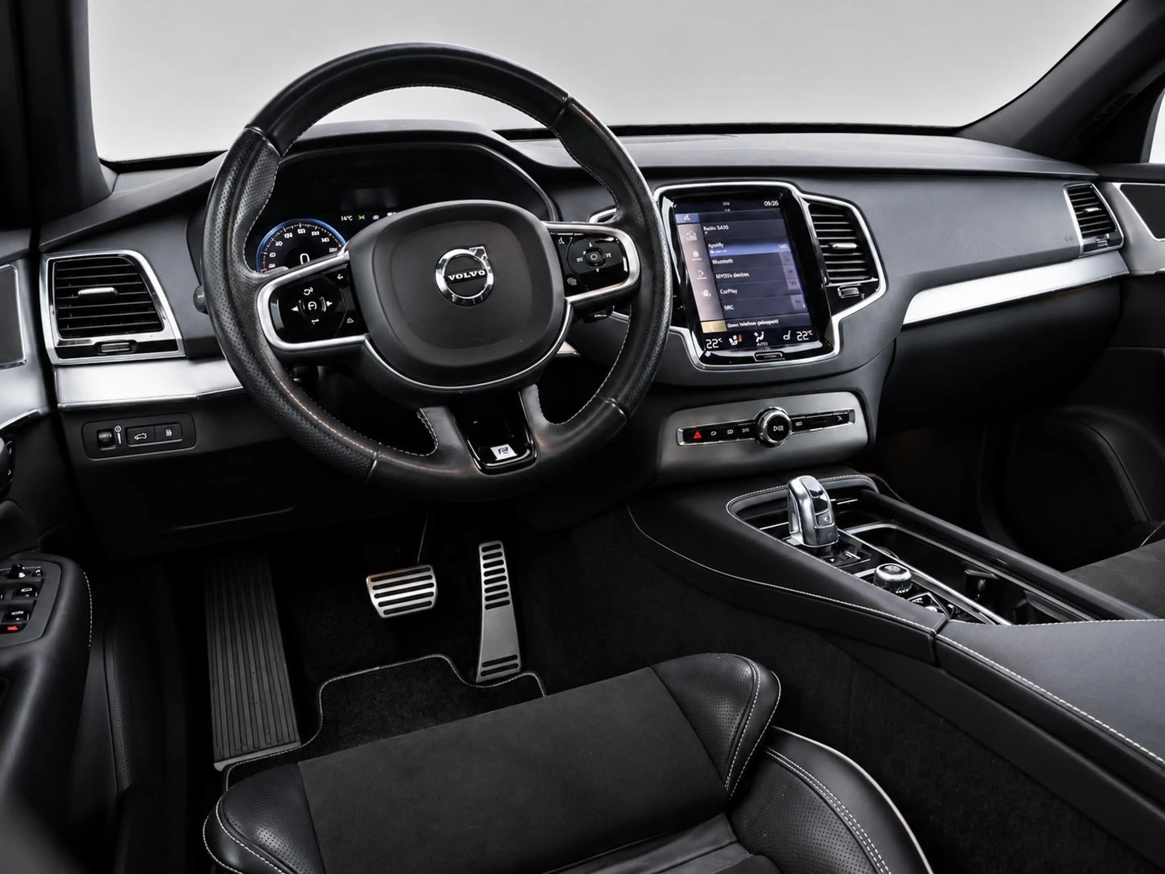 Volvo XC90 2.0 T8 Twin Engine AWD R-Design | Dealer OH | Clim — photo 16