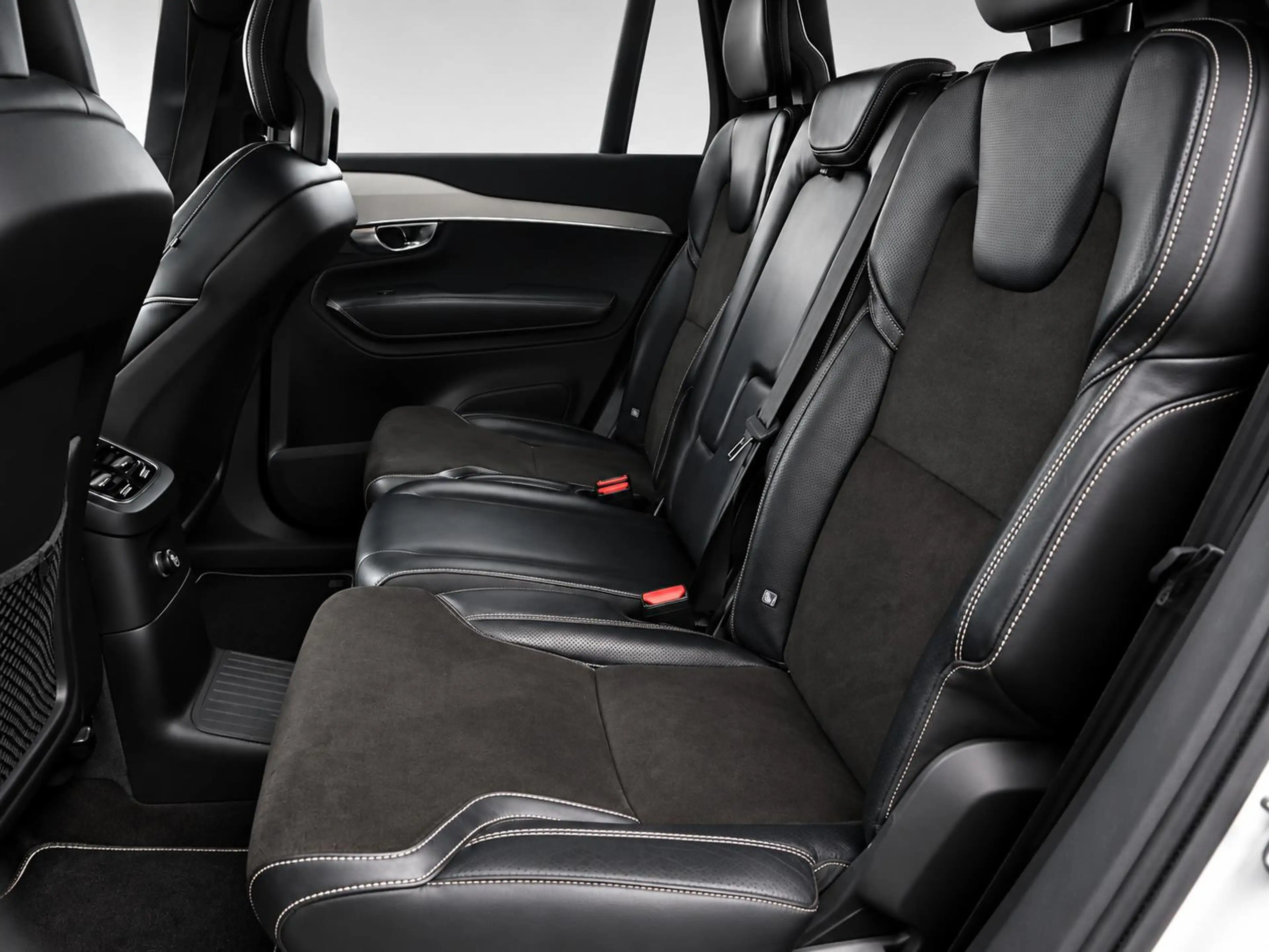 Volvo XC90 2.0 T8 Twin Engine AWD R-Design | Dealer OH | Clim — photo 13