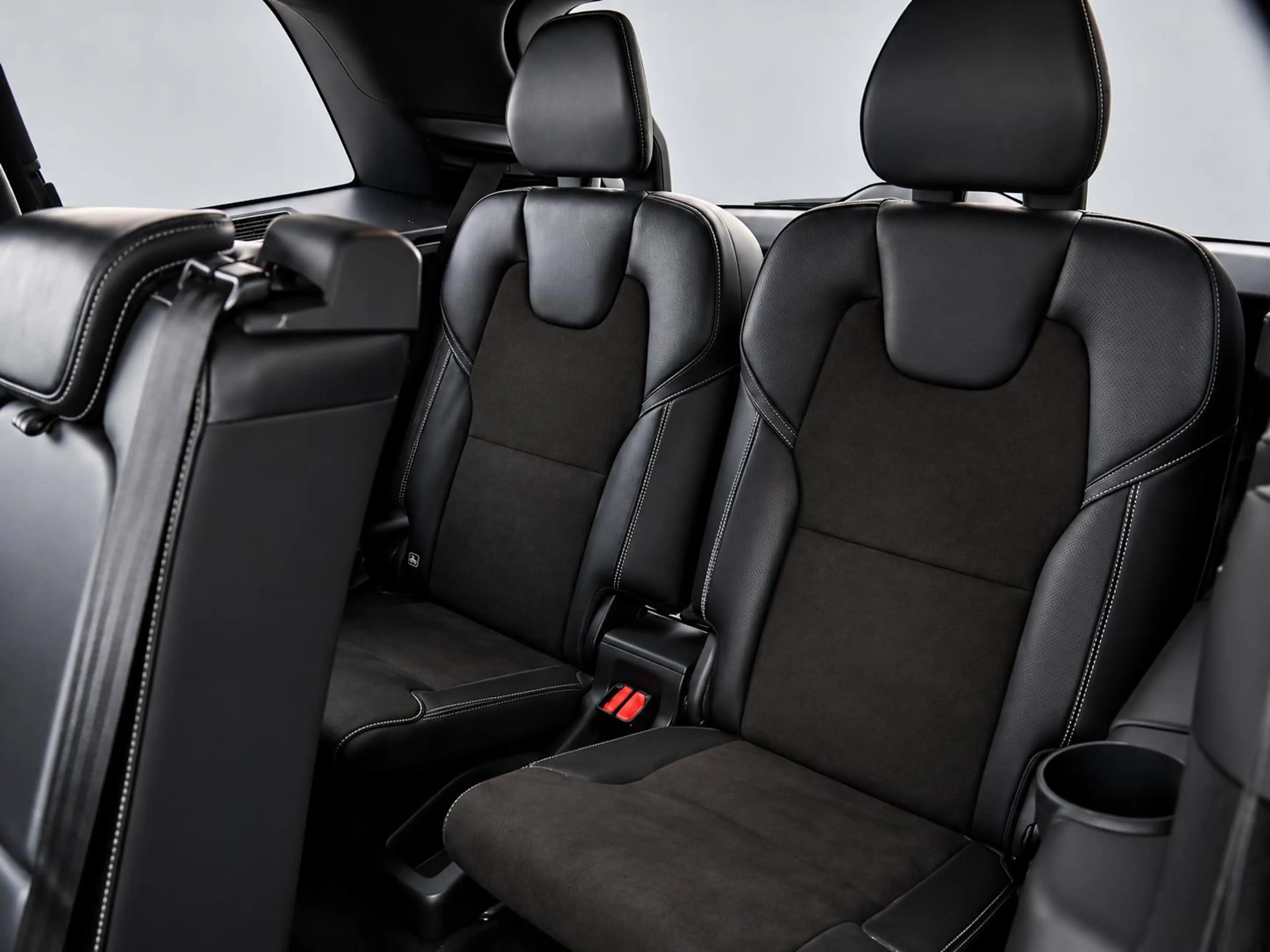 Volvo XC90 2.0 T8 Twin Engine AWD R-Design | Dealer OH | Clim — photo 14