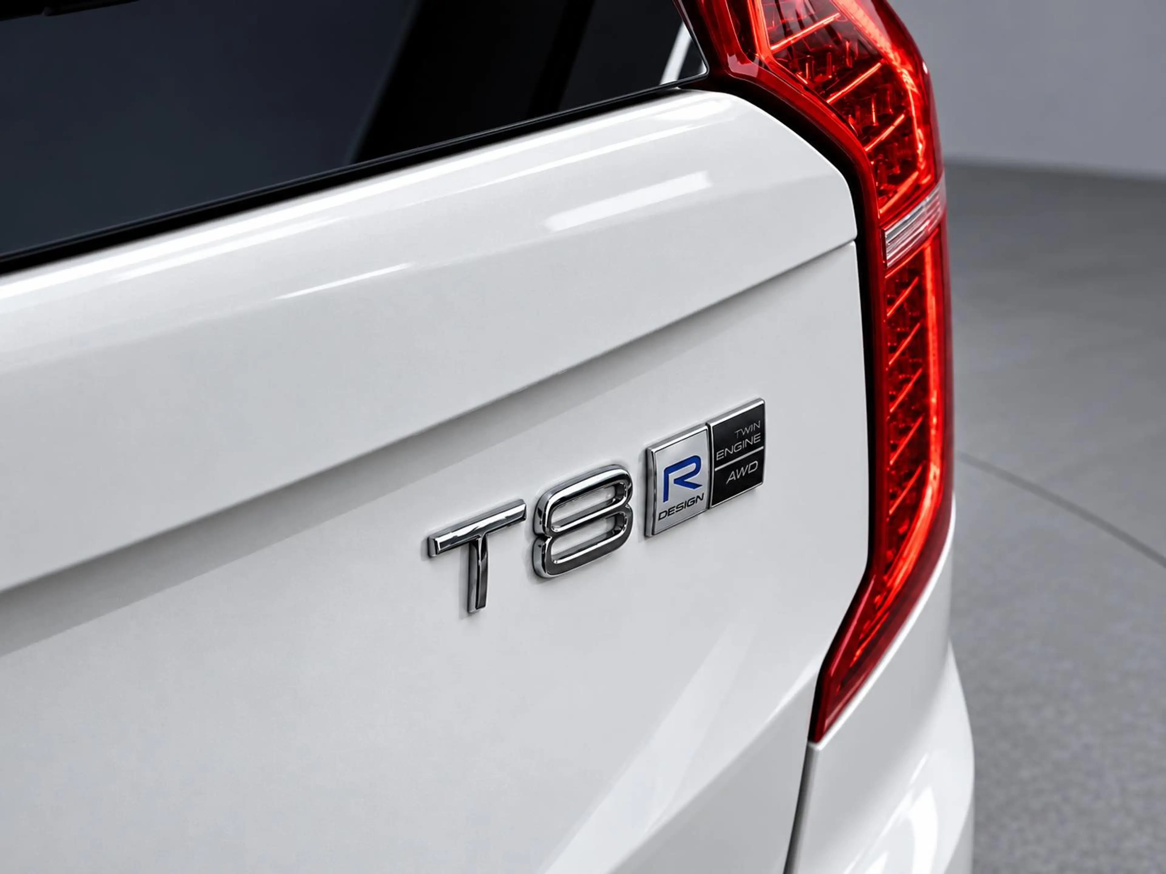 Volvo XC90 2.0 T8 Twin Engine AWD R-Design | Dealer OH | Clim — photo 36