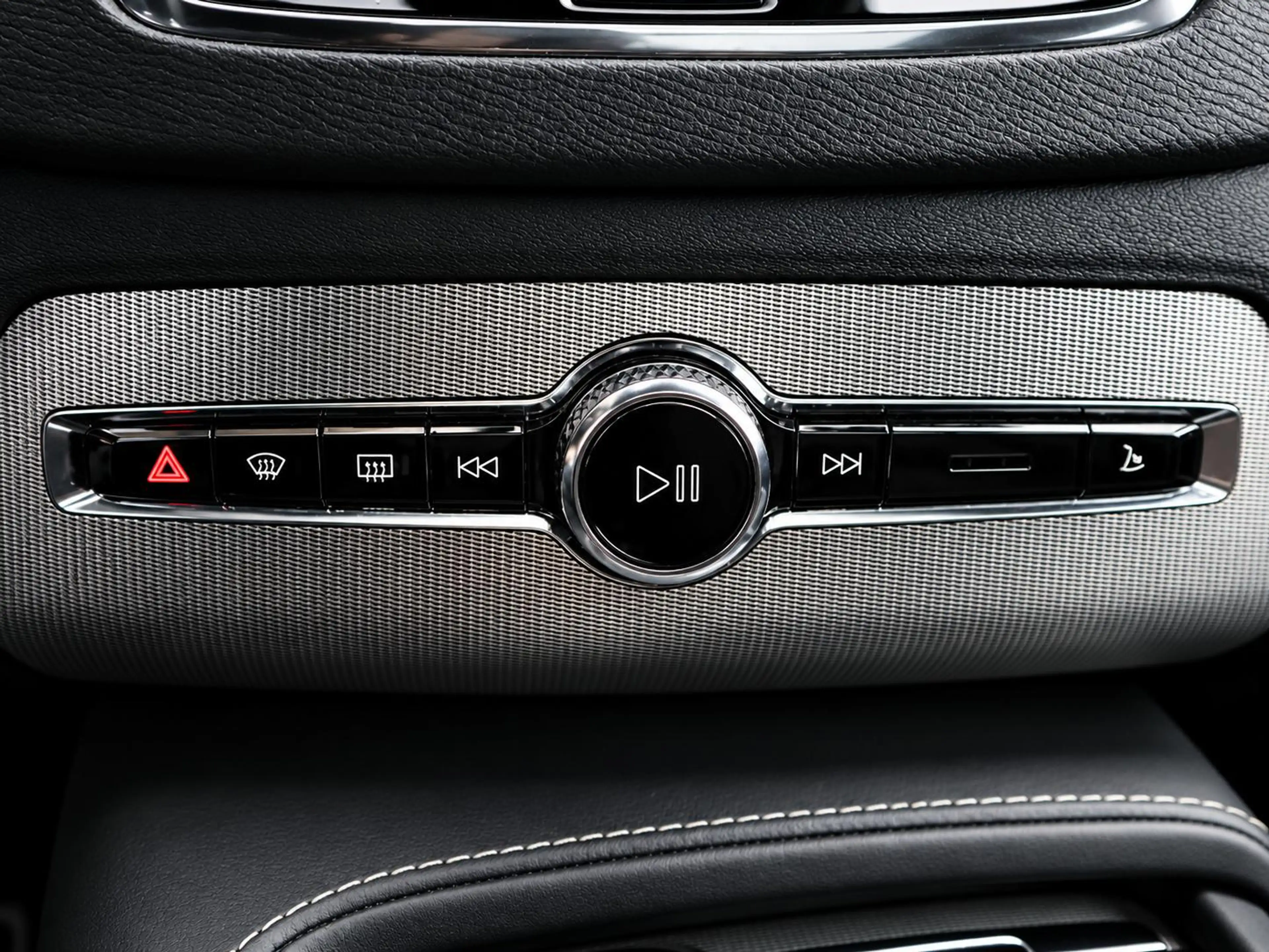 Volvo XC90 2.0 T8 Twin Engine AWD R-Design | Dealer OH | Clim — photo 26