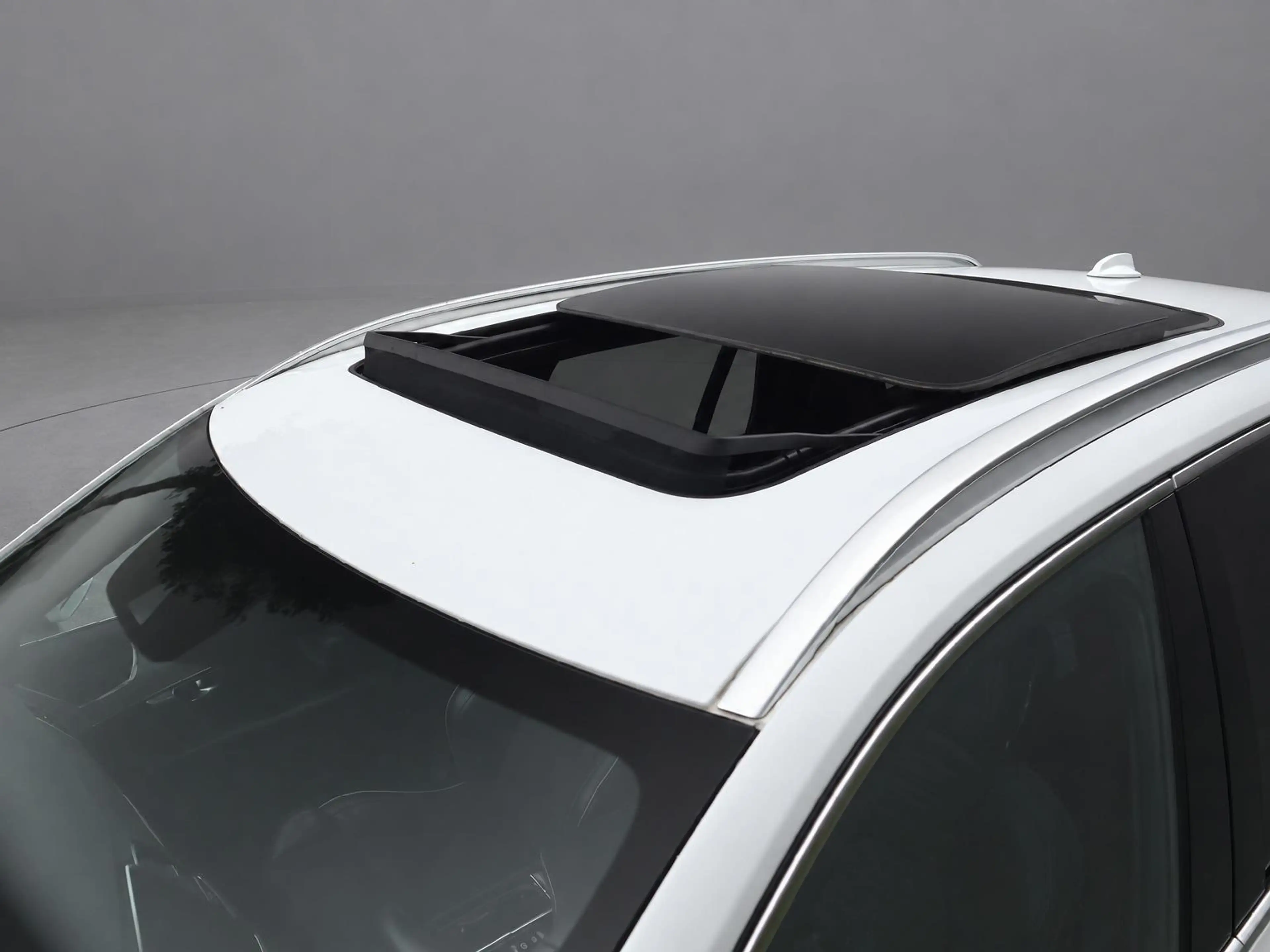 Volvo XC90 2.0 T8 Twin Engine AWD R-Design | Dealer OH | Clim — photo 38