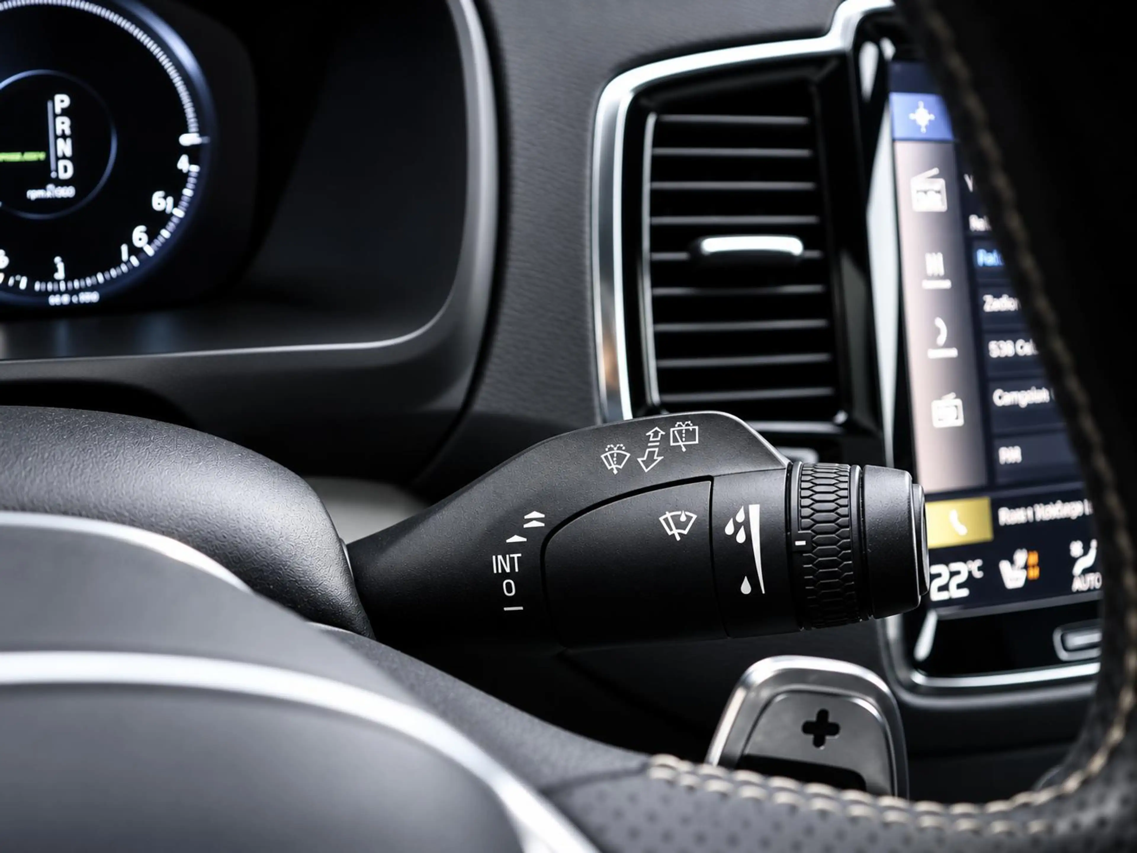Volvo XC90 2.0 T8 Twin Engine AWD R-Design | Dealer OH | Clim — photo 21