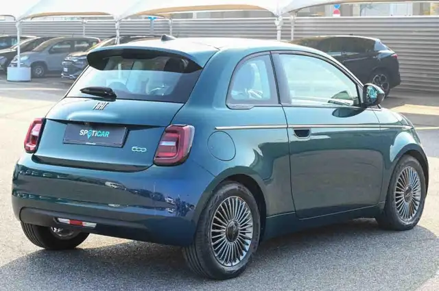 Fiat 500e view 3