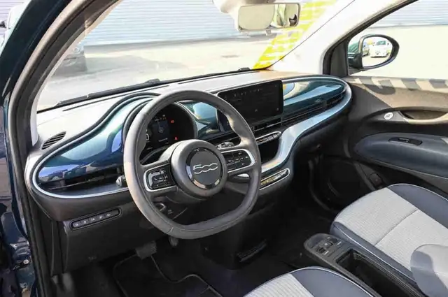 Fiat 500e view 8