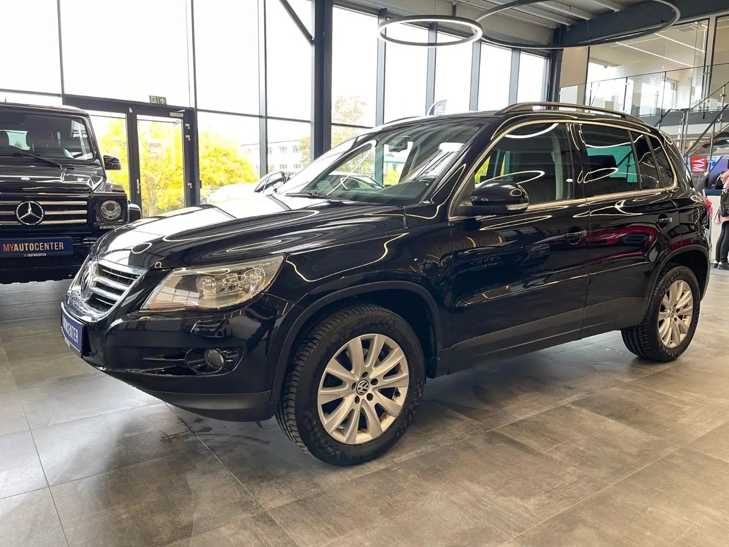 Volkswagen Tiguan Track & Field 4Motion*Klima*Bluetooth*SHZ Schwarz - 2