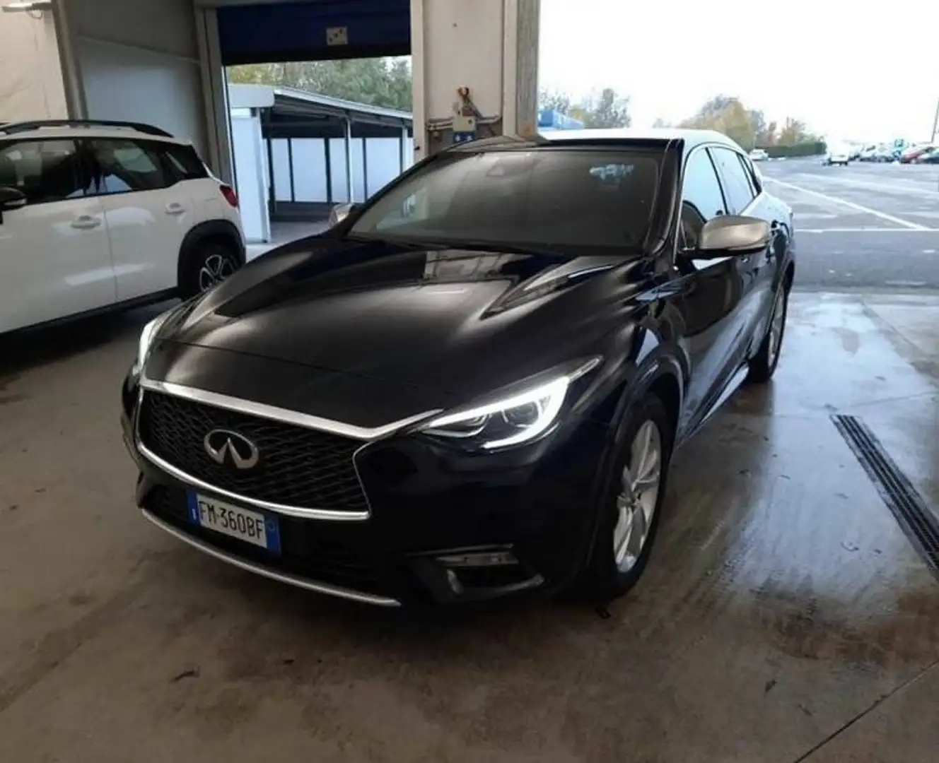 Infiniti Q30 Q30 1.5d Business Executive 109cv Černá - 1