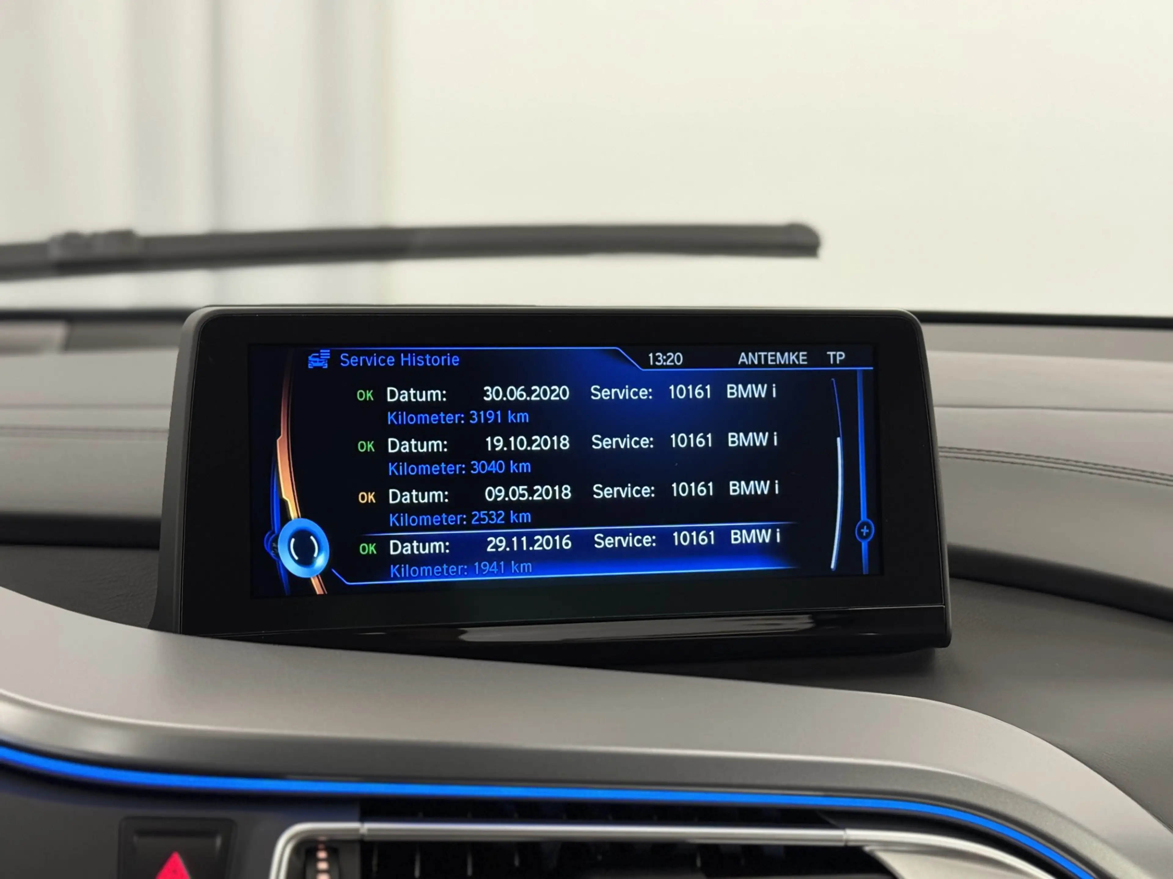 BMW i8 *Sammlerzustand / Neuwertig* — photo 14