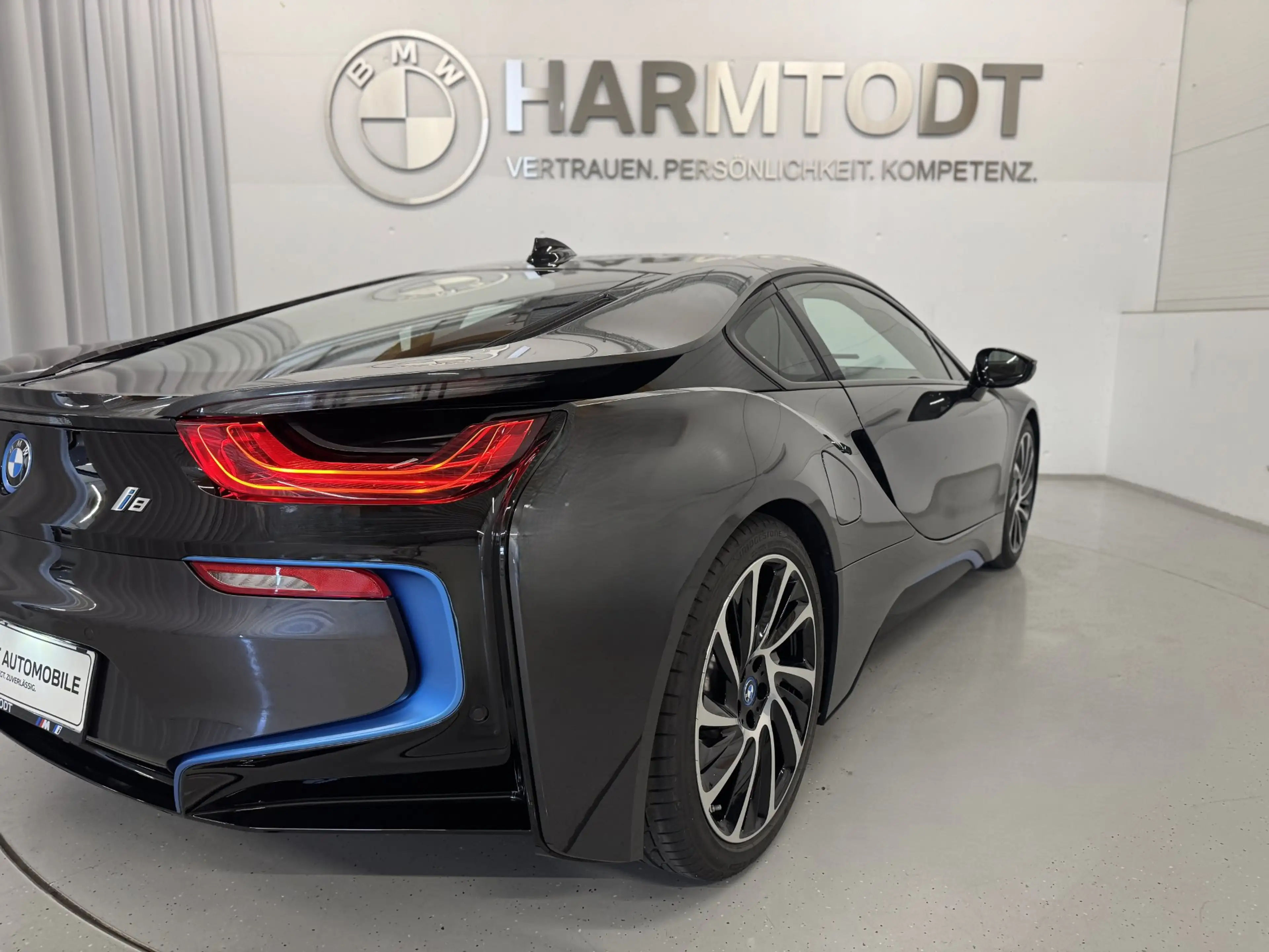 BMW i8 *Sammlerzustand / Neuwertig* — photo 6