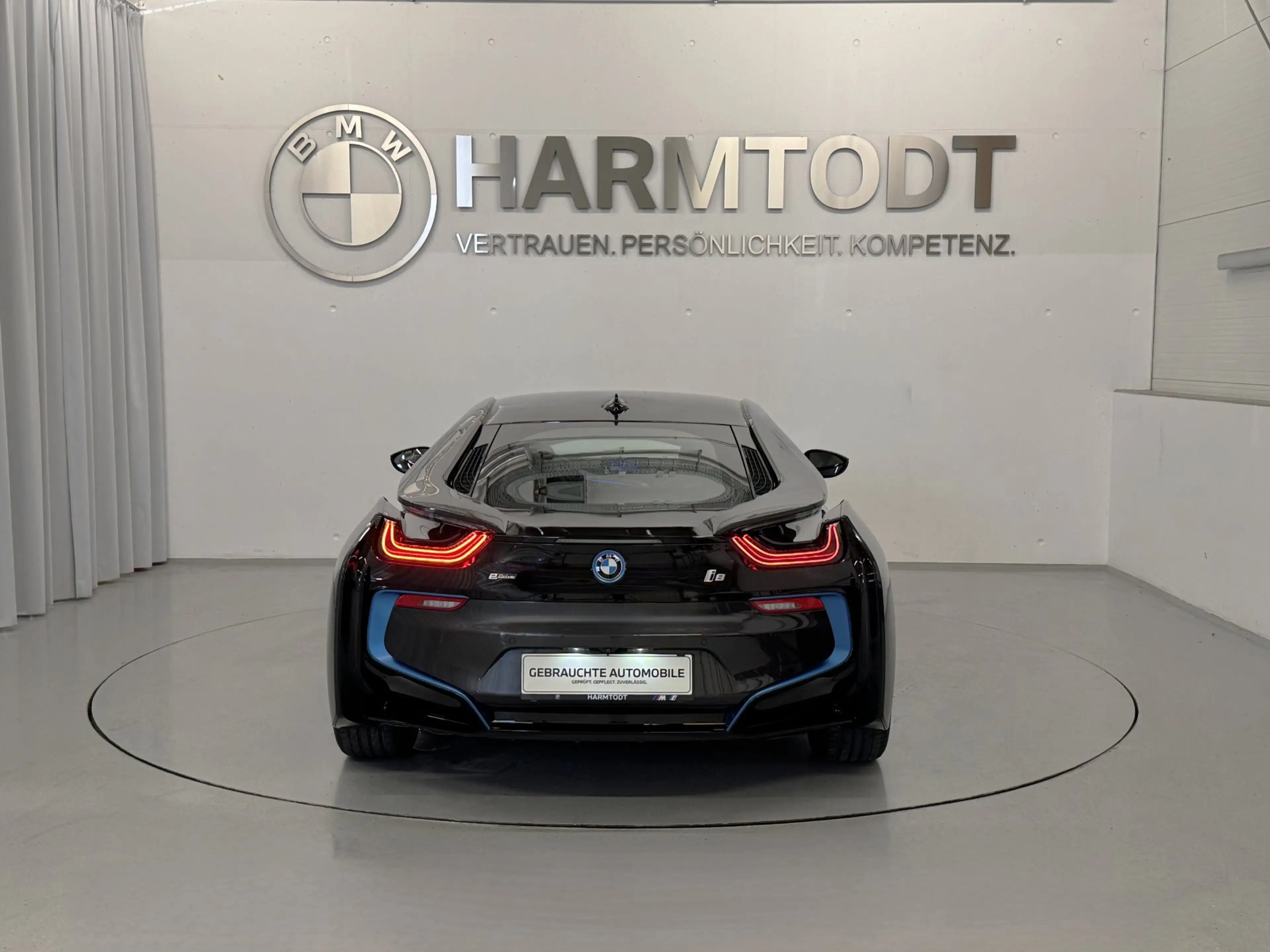 BMW i8 *Sammlerzustand / Neuwertig* — photo 4