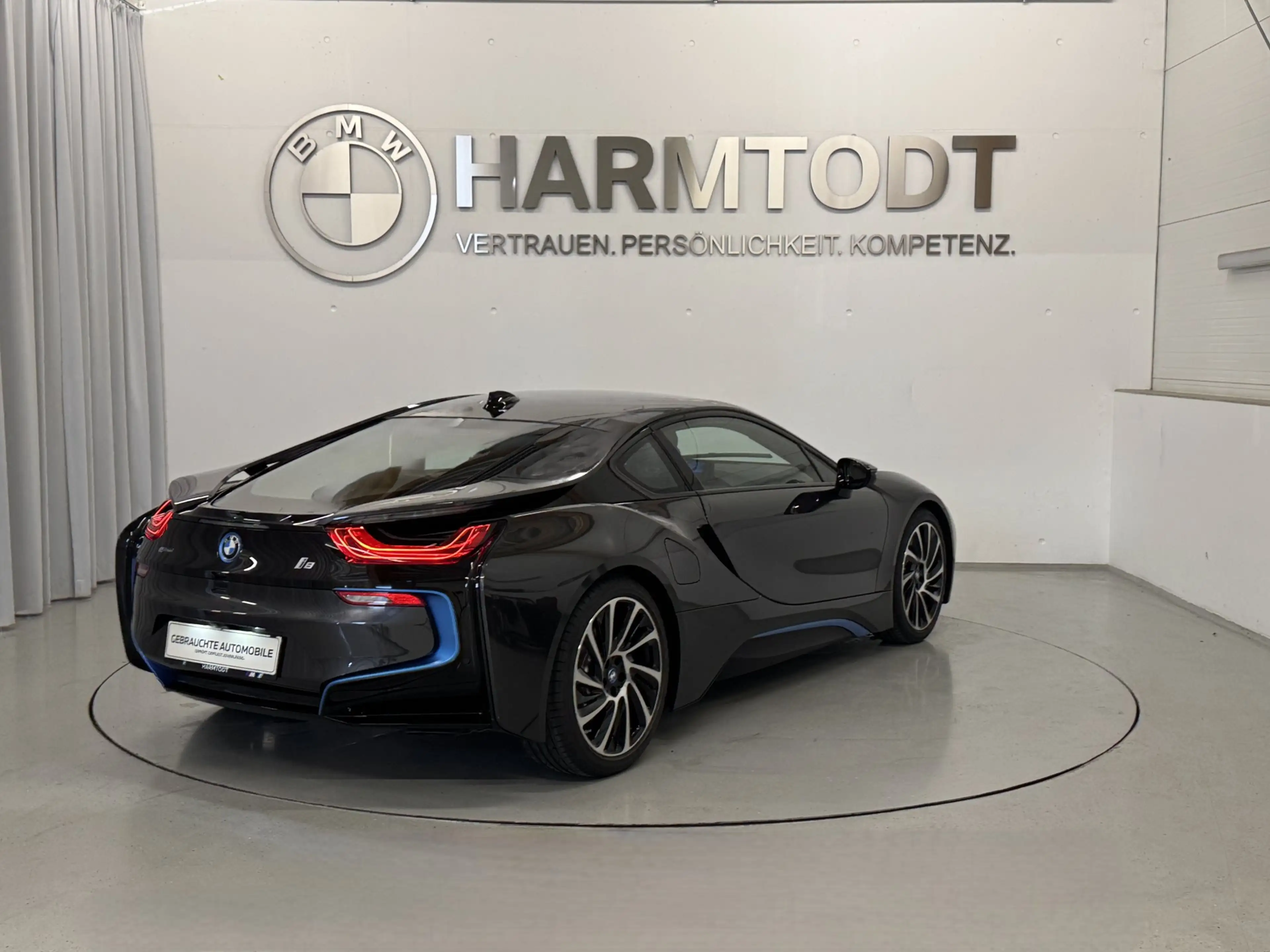 BMW i8 *Sammlerzustand / Neuwertig* — photo 5