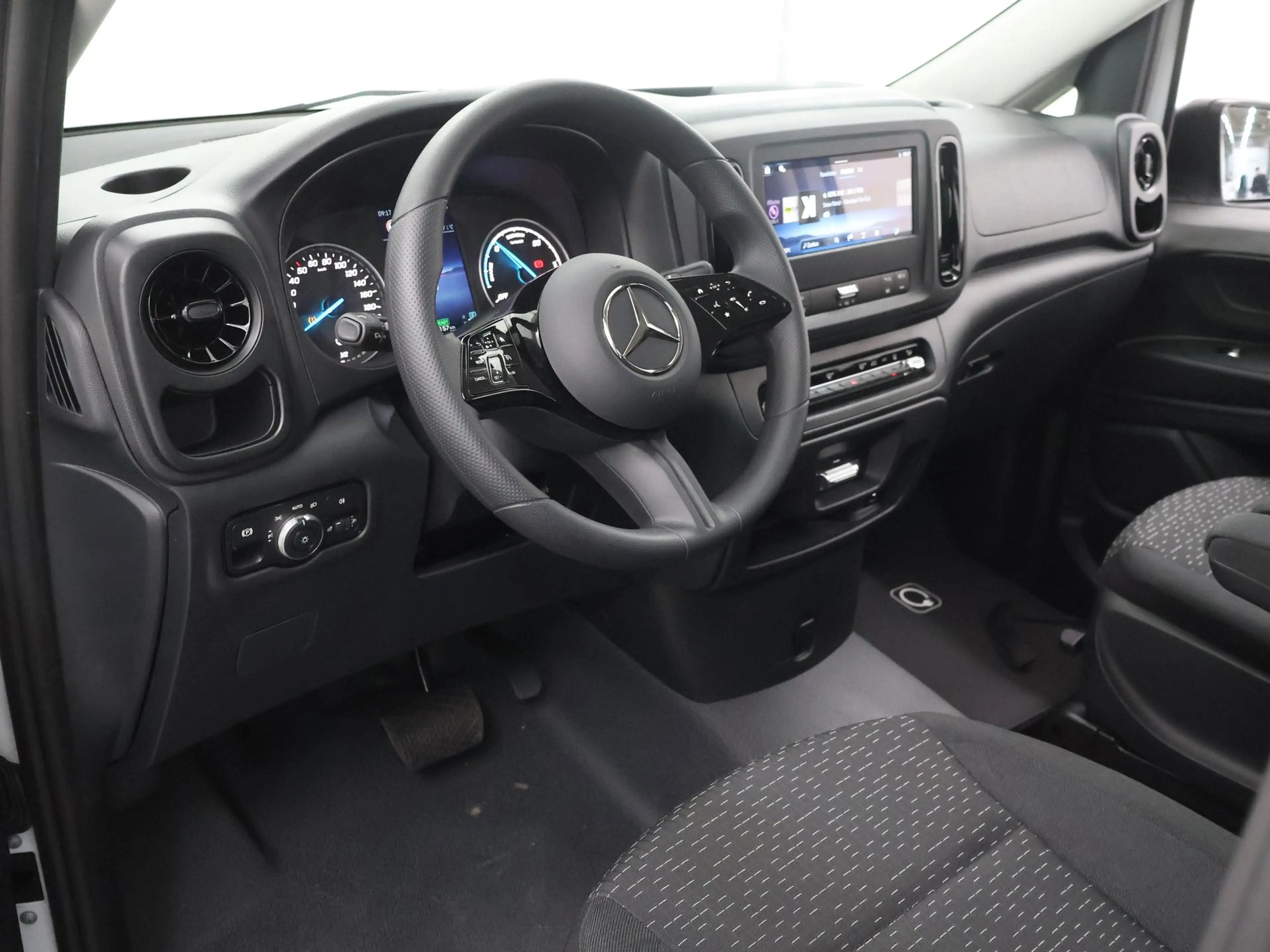 Mercedes-Benz Vito eVito Tourer 129 L2 PRO 90kWh | Stoelverwarming | — photo 7