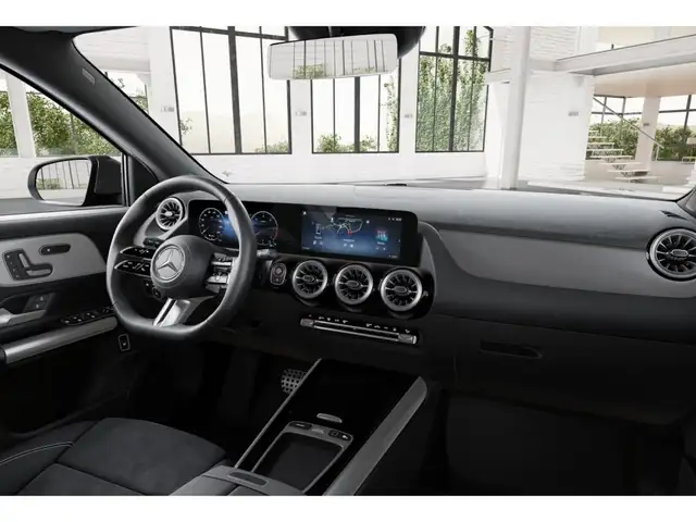 Mercedes-Benz GLA view 9