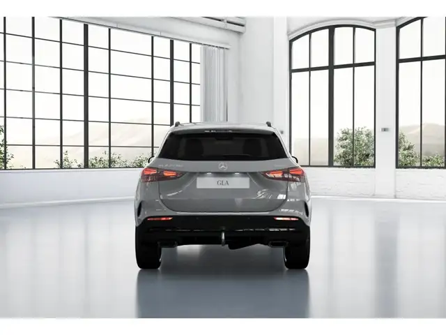 Mercedes-Benz GLA view 6