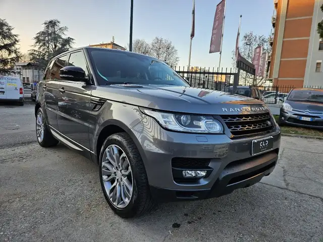 Land Rover Range Rover Sport view 3