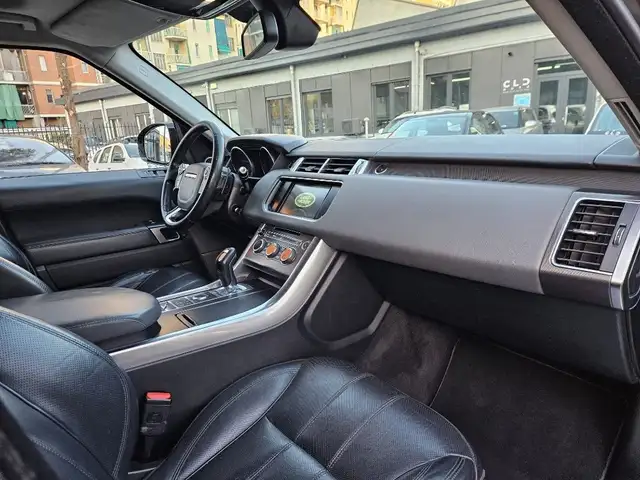 Land Rover Range Rover Sport view 12